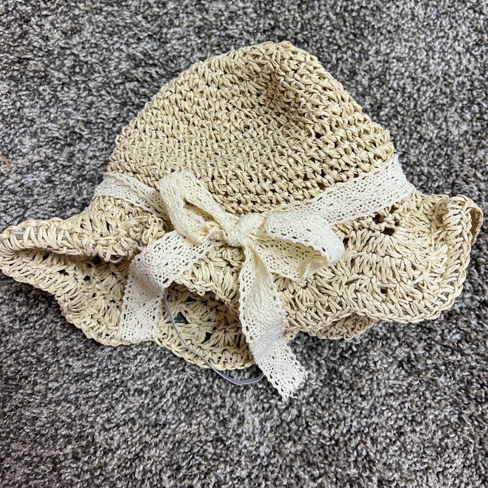 🍁🍂6 FOR $10!! 🍂🍁 Elegant Cream Sun Hat